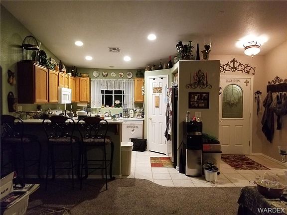 3rd image of 1912 E Pyramid Lake Dr