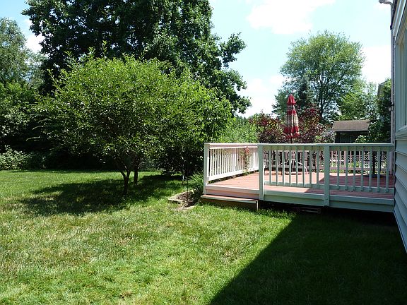 4254 Briars Rd: Deck
