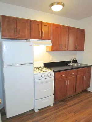 Rented by City Connections Realty | media 16