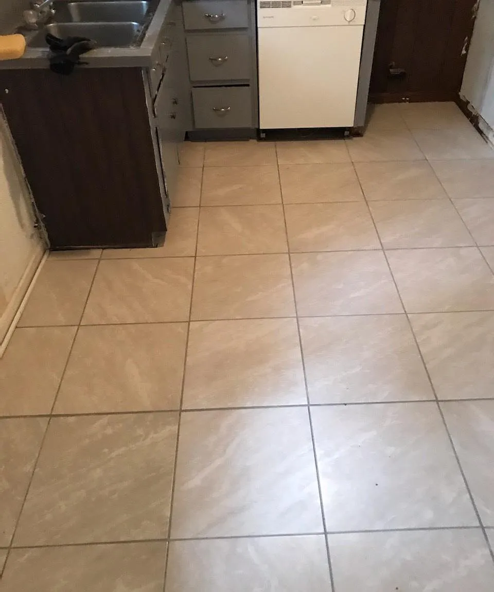 2 bed, 950 sqft, $1,900 — Photo 3