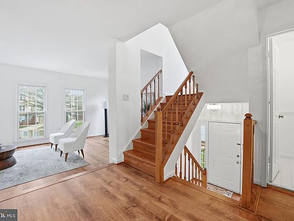 3rd image of 46944 Trumpet Cir