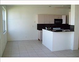 3rd image of 948 Savannah Falls Dr