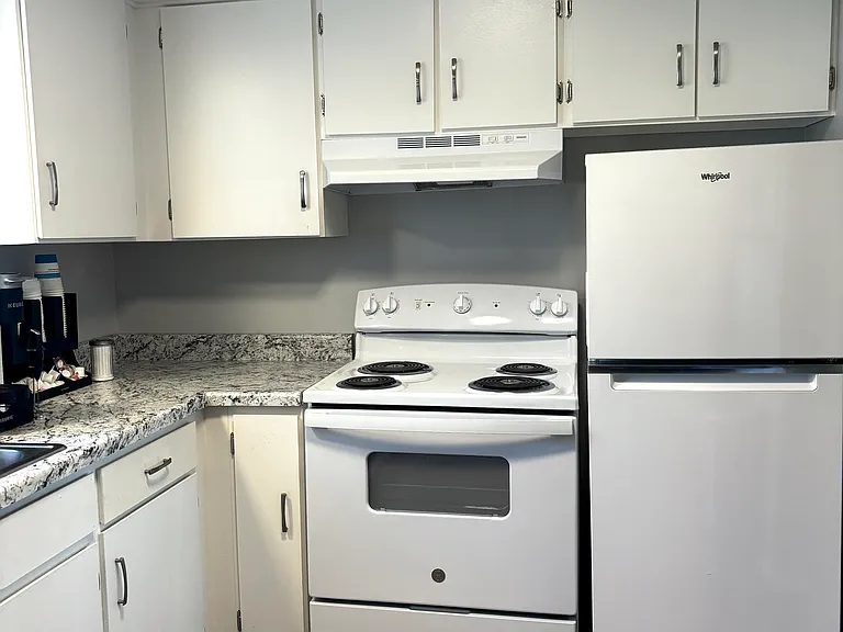 Independence Square Apartments — Photo 68