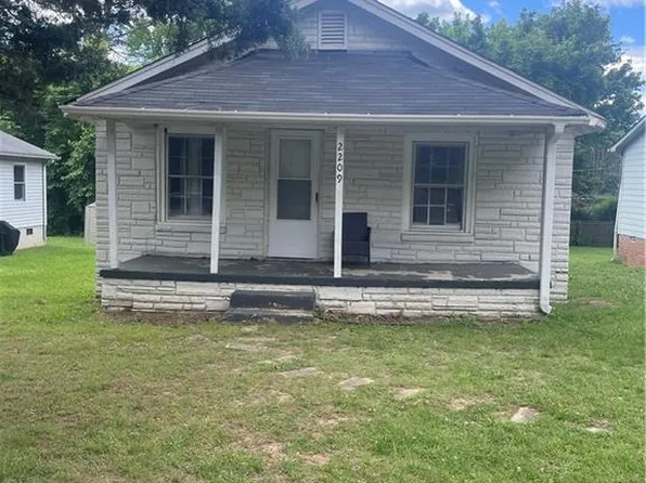 2209 Delta Pl, Greensboro, NC 27406