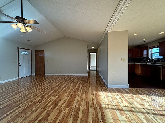 3rd image of 119 La Vista Dr