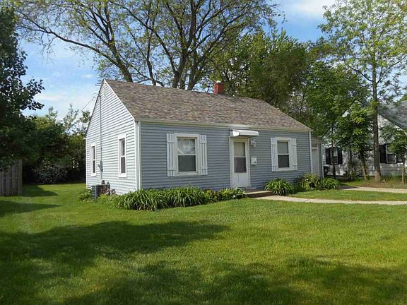 3rd image of 609 Loves Park Dr