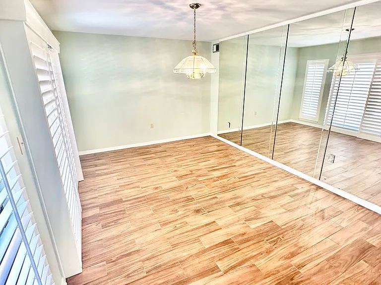 937 Holbrook Cir — Photo 15