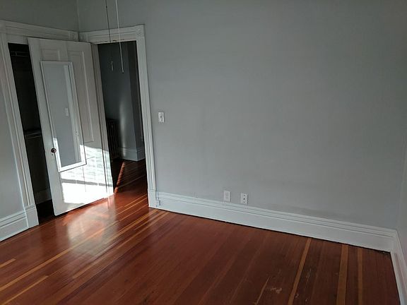 5th image of 400 6th St SE #9