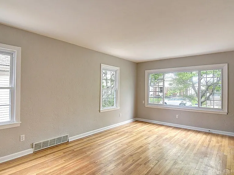 2212 Fauver Ave — Photo 6