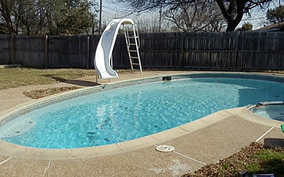 2nd image of 1079 Elmwood Dr