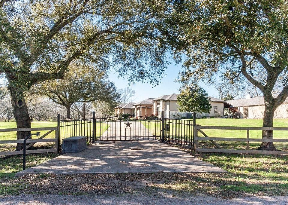 1st image of 4007 Pecan Bend Dr