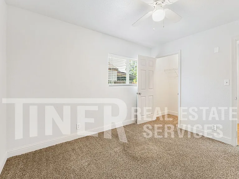 1436 Carrie St — Photo 14