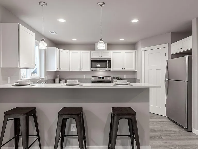 1913 Hoyt Ave — Photo 13