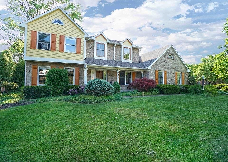 1st image of 7895 Stoneleigh Ln
