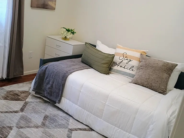 Third bedroom with trundle pull-out bed
