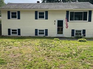 4 Williams Ave, Westford, MA 01886