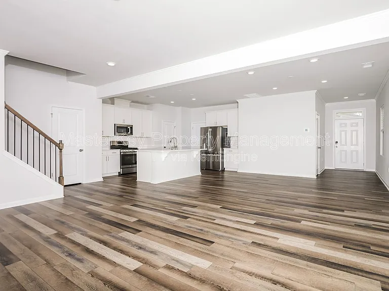 2061 Caen St — Photo 12
