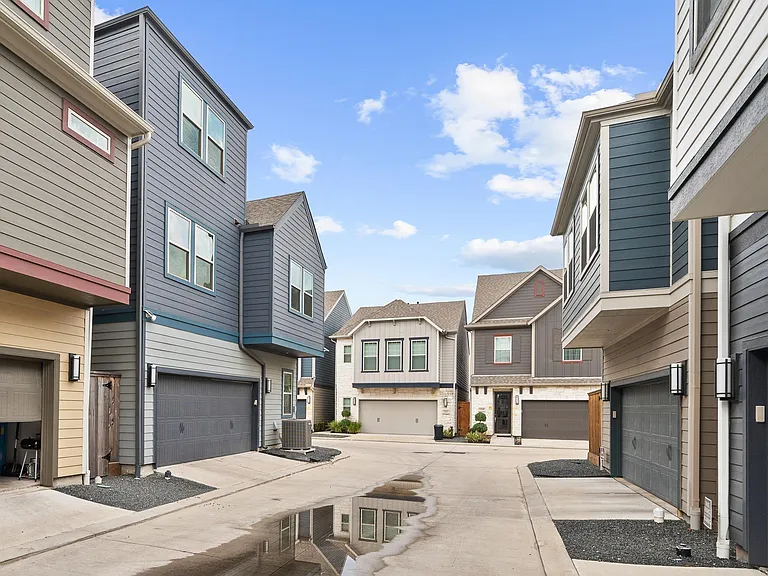 12555 Malachite Way — Photo 3