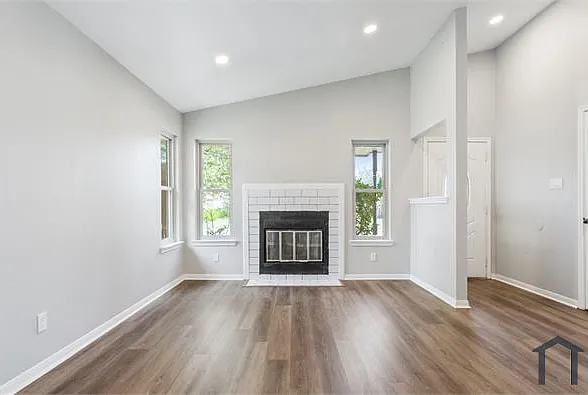 1606 Mona Dr — Photo 4