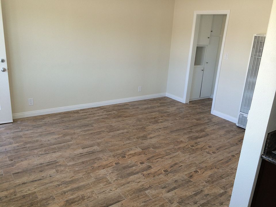1st image of 1136 W 107th St #C