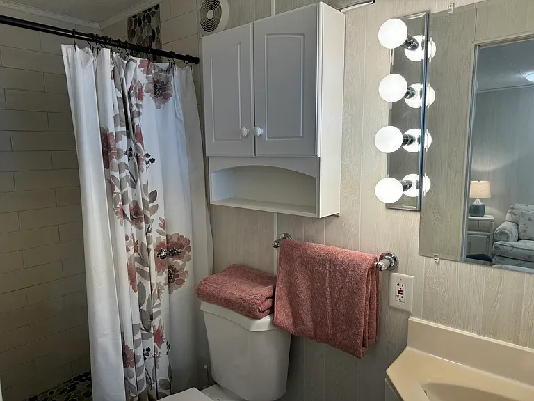 Casita bathroom