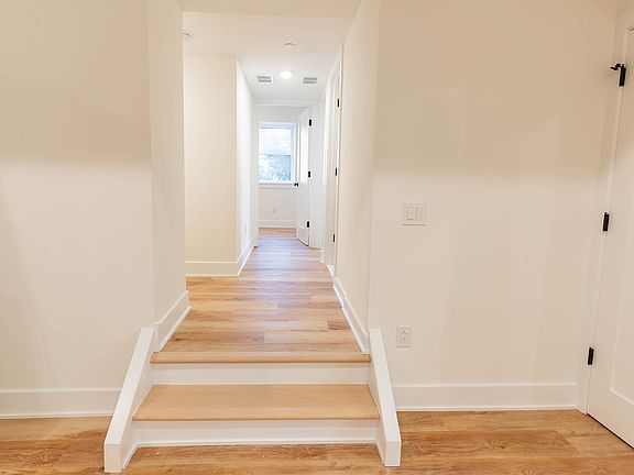 5th image of 915 S 12th St #4