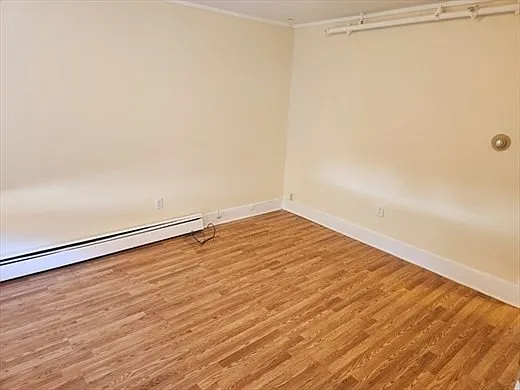 1 bed, 1.0 bath, 450 sqft, $1,800 — Photo 4