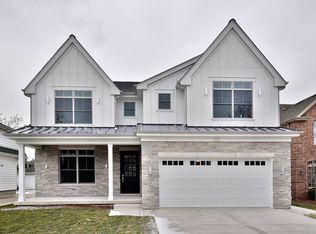 328 N Walnut St, Elmhurst, IL 60126