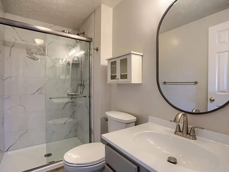 437 Ashton Ln — Photo 13