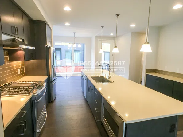 6535 34th Ave NE, Seattle, WA 98115