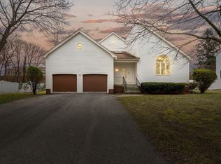 28 Lantern Ln, Wellesley, MA 02481