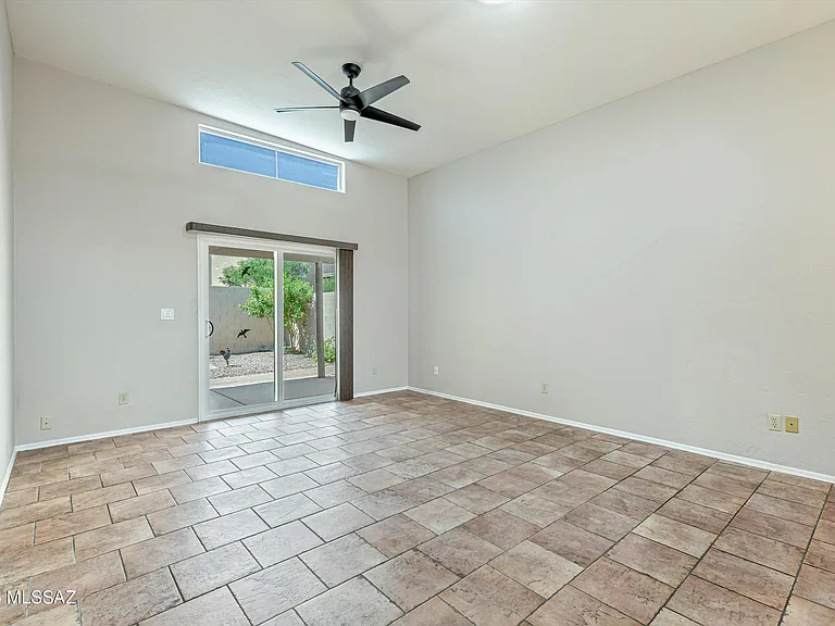 4354 E Samantha Dr — Photo 7
