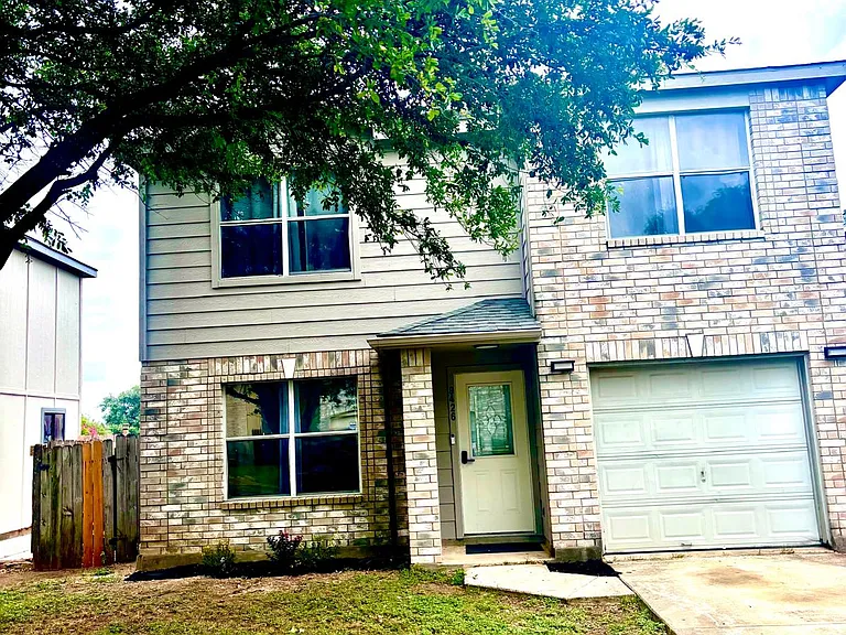 9426 Celine Dr — Photo 2