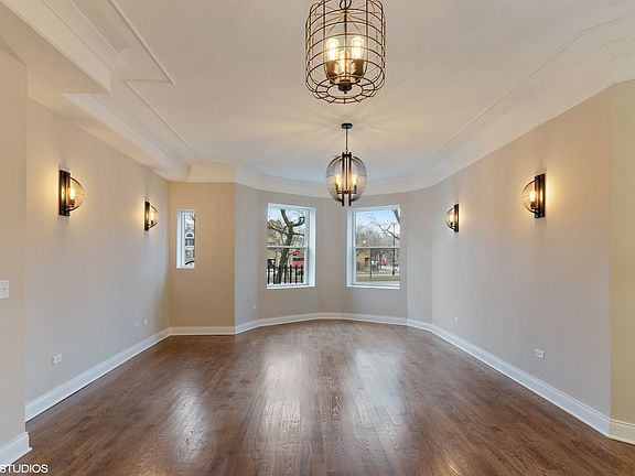 3rd image of 4518 S King Dr #3A