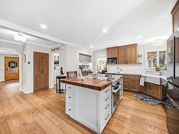 3rd image of 5301 Tioga Ln