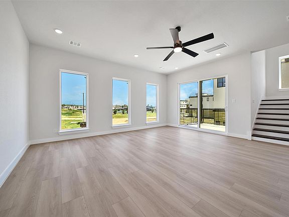 5th image of 4402 Anthony Court Ln