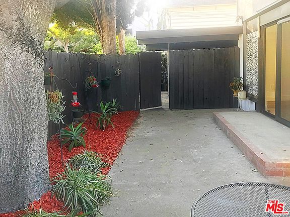 3rd image of 532 El Dorado St #1