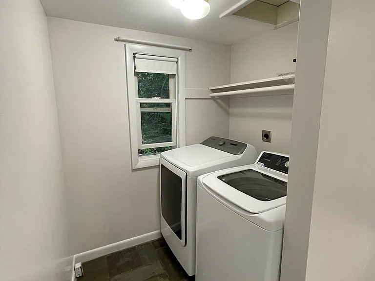 Newer in unit washer/dryer