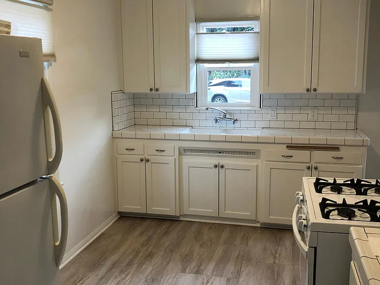 4015 Jackson Ave — Photo 4