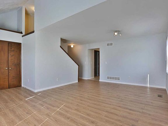 5th image of 6498 Ponset St