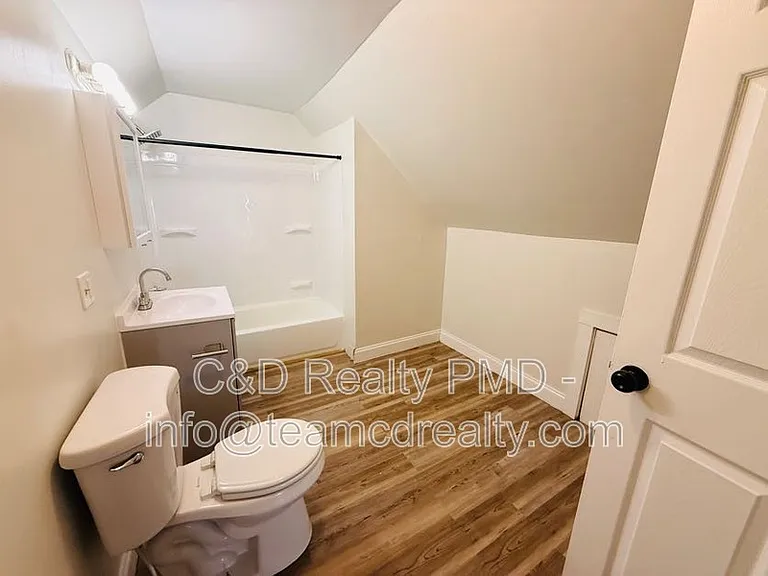 1209 E 167th St — Photo 11