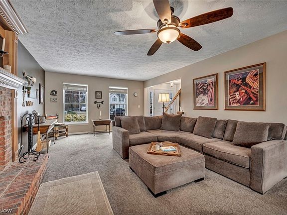 4th image of 26989 Valeside Ln