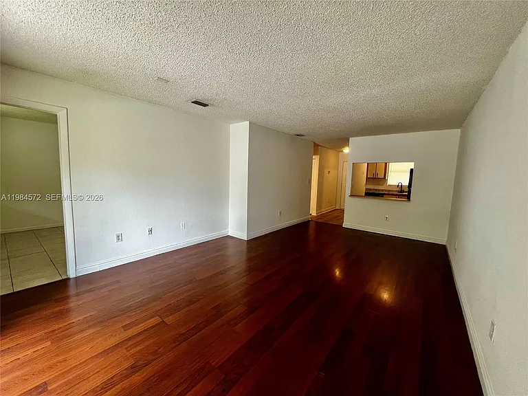 6001 Shakerwood Cir #204 — Photo 8