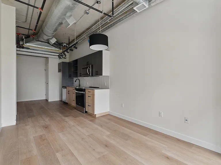 744 4th Ave SW — Photo 54