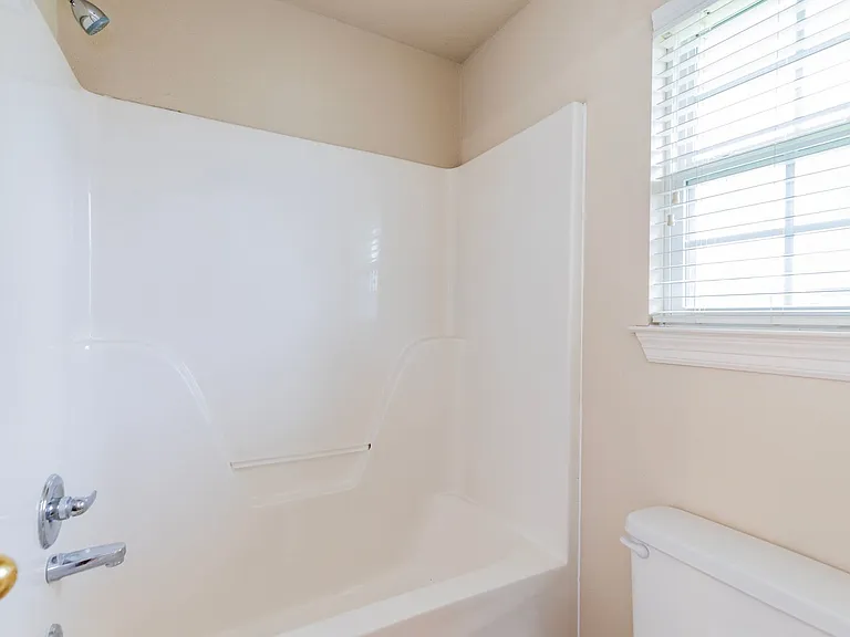 255 Ravenwood Rd #B — Photo 10