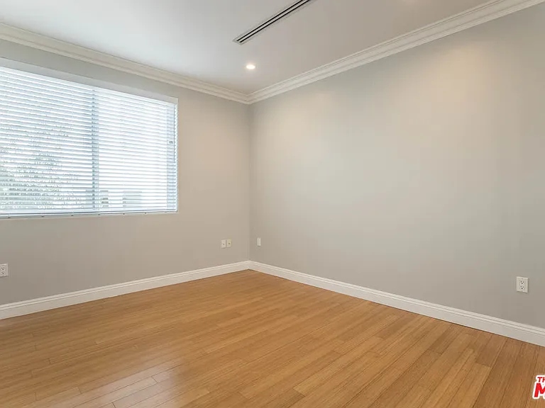 1283 Havenhurst Dr #204 — Photo 6