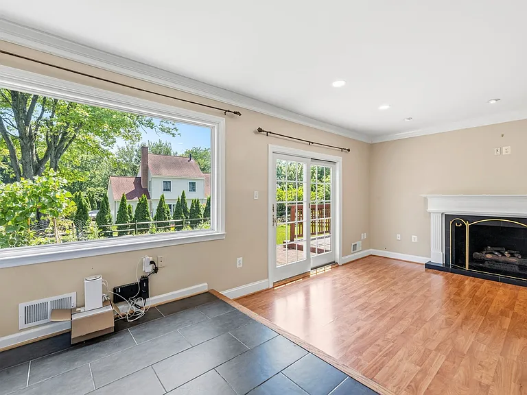 Breakfast area/family room