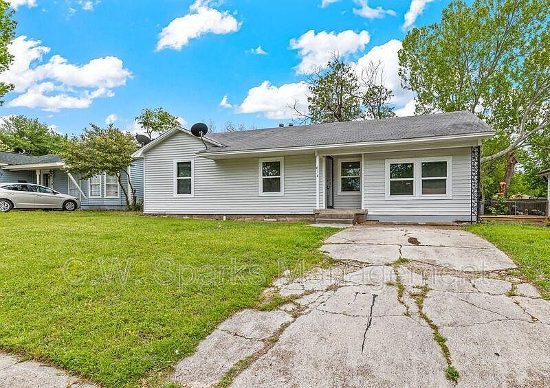1st image of 614 Morris Dr