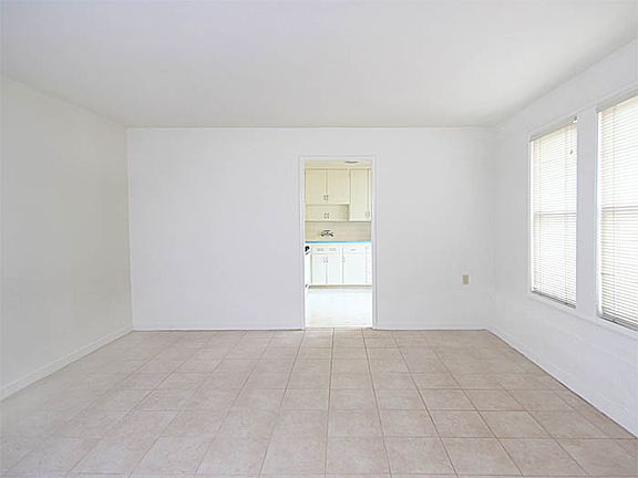 5th image of 360 Cowper St APT 2