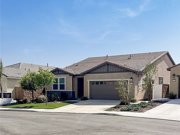 2nd image of 2528 Yellowstone Way